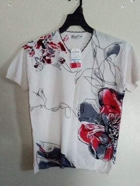 Jessica Ash White V-Neck with Red, Black and Grey Tattoo Floral Art